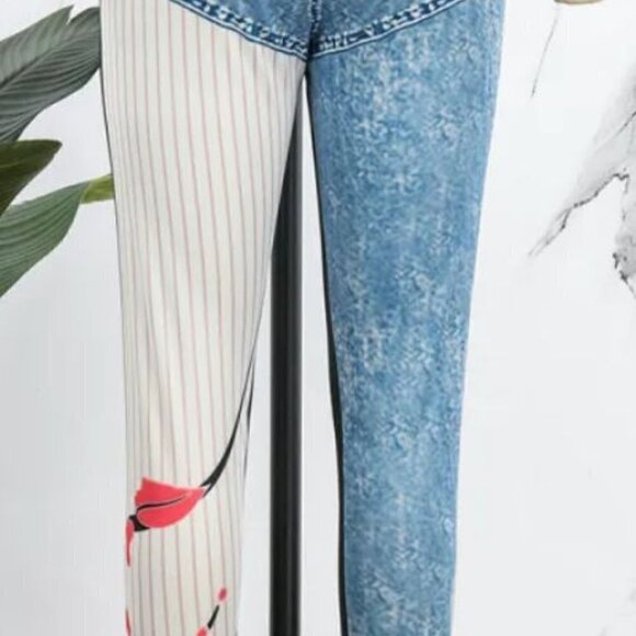 Women's Japanese Blossom Seamless Jeggings. Blue, white, and pink. Size XL. - Picture 2 of 5